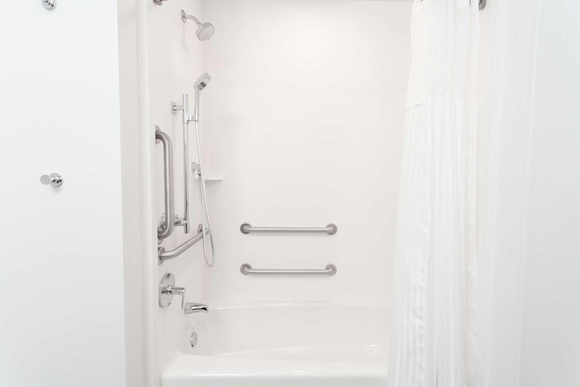 Queen Room with Two Queen Beds - Mobility Access